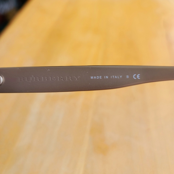 Burberry Sunglasses - Picture 6 of 10